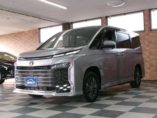 Toyota Voxy IV (R90)