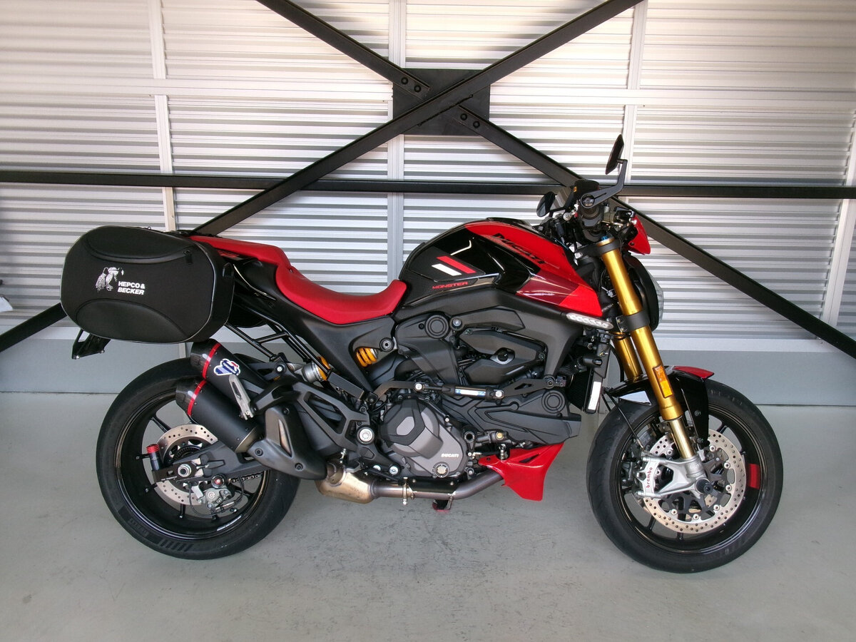 Ducati Monster 937