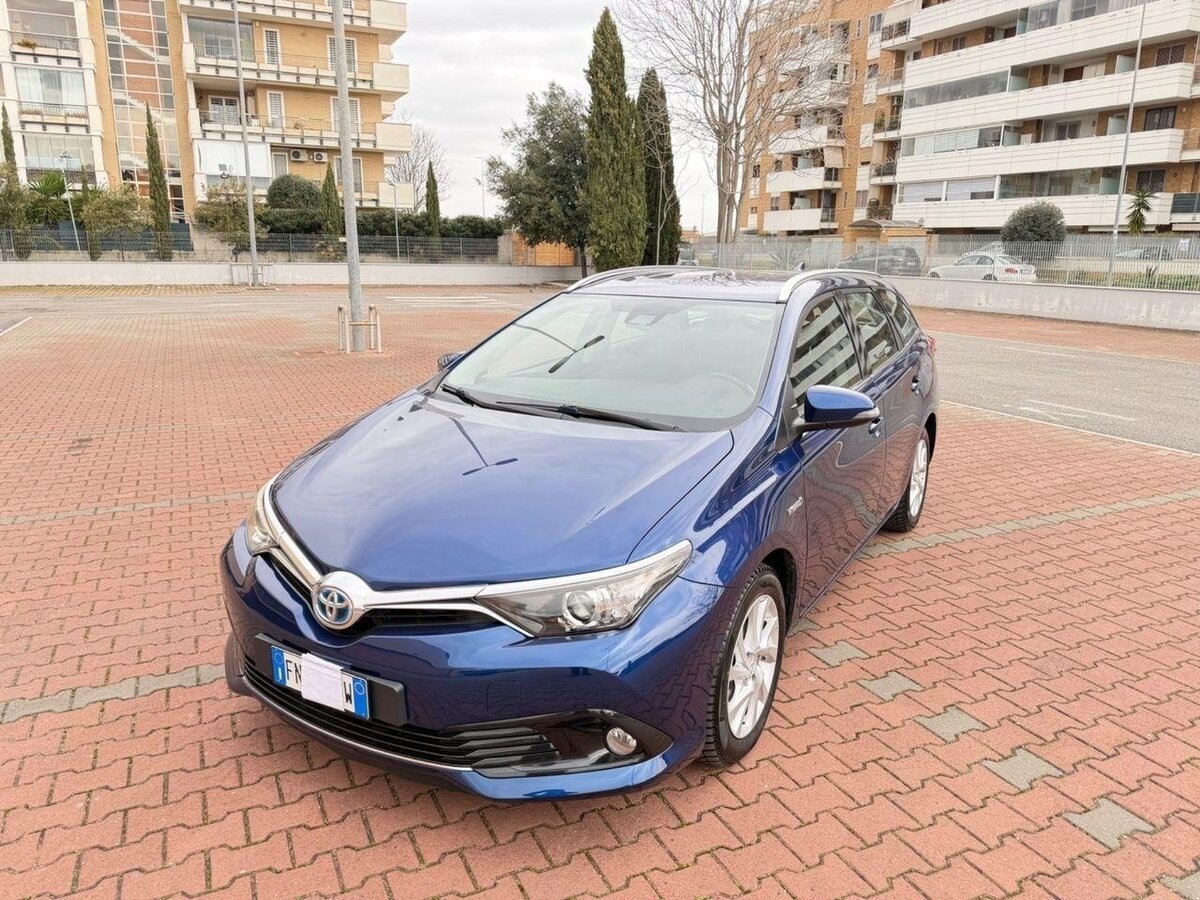 Toyota Auris II Рестайлинг
