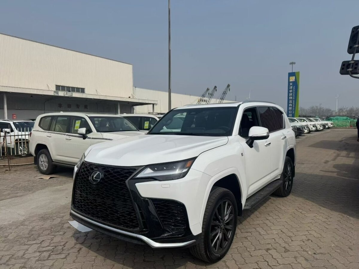 Lexus LX IV