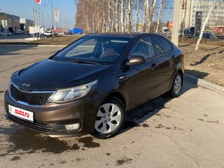 2015 Kia Rio III Рестайлинг, коричневый, 860000 рублей, вид 1