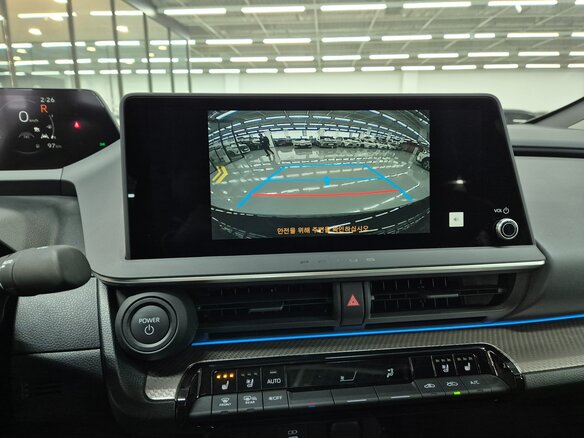 2025 Toyota Prius V (XW60), серый, 3999123 рублей - вид 13