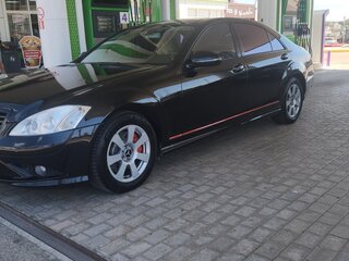 2005 Mercedes-Benz S-Класс 500 Long V (W221), чёрный, 900000 рублей, вид 1