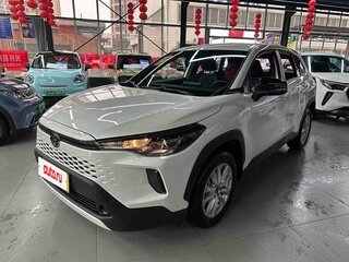 2026 Toyota Corolla Cross I Рестайлинг, белый, 3090000 рублей, вид 1
