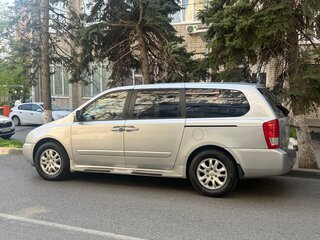 2010 Kia Carnival II, серый, 1450000 рублей, вид 1
