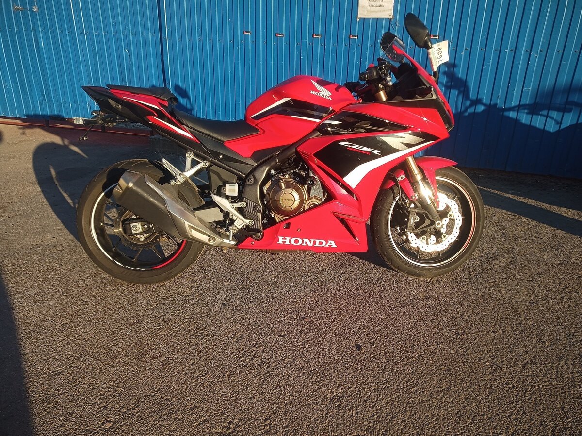 Honda CBR 400R