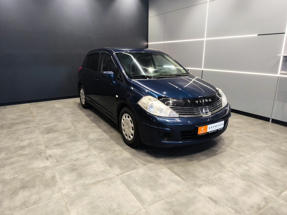 Nissan Tiida I