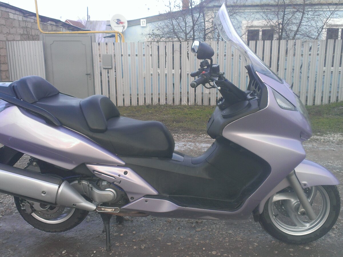 Honda Silver Wing 600 стекло GIVI