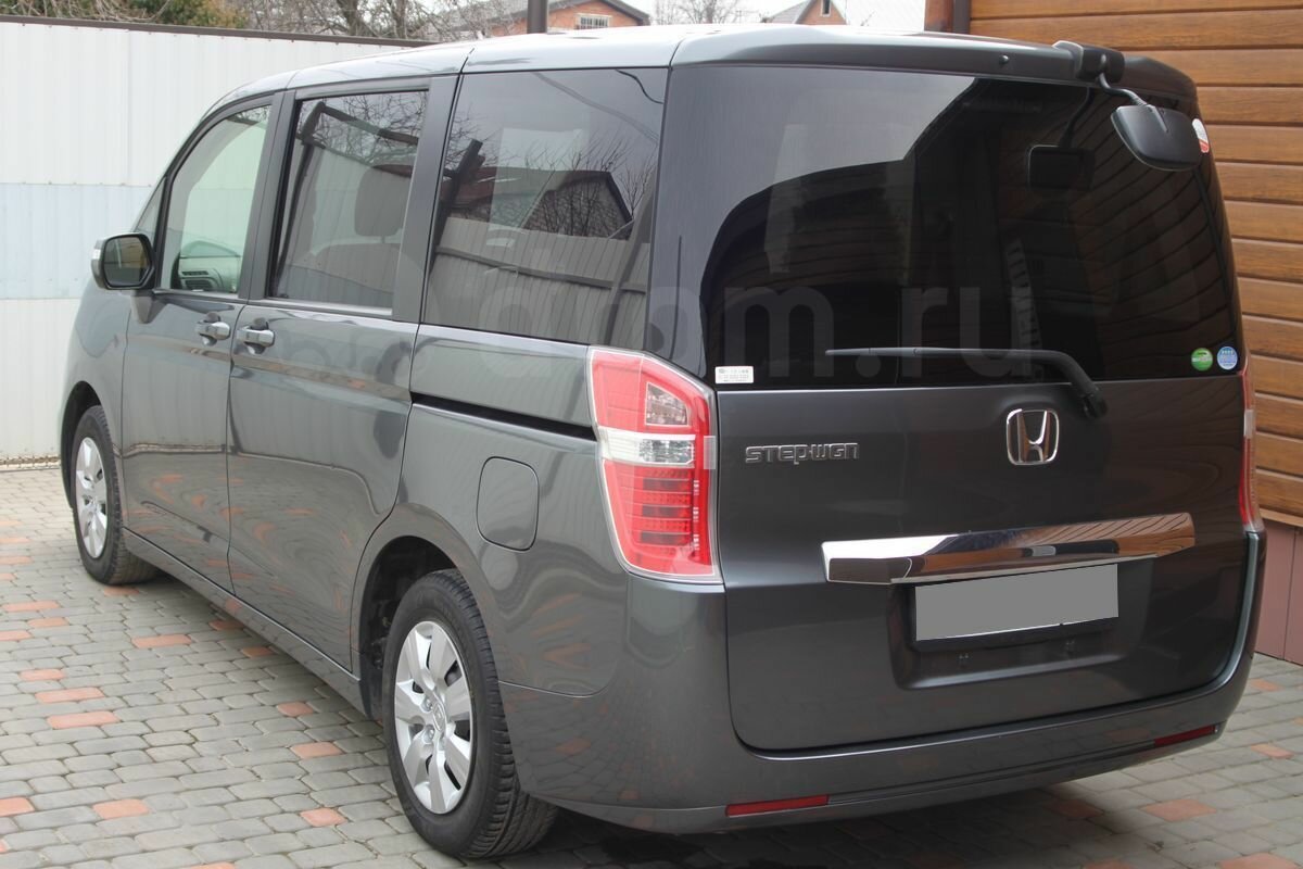 Что лучше тойота эсквайр или хонда степвагон - 87 фото