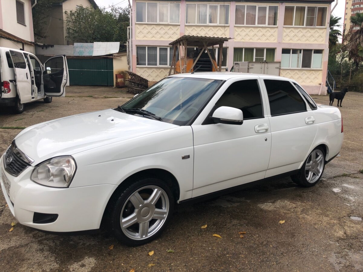 Приора белая Рестайлинг