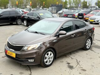 2015 Kia Rio III Рестайлинг, коричневый, 979000 рублей, вид 1