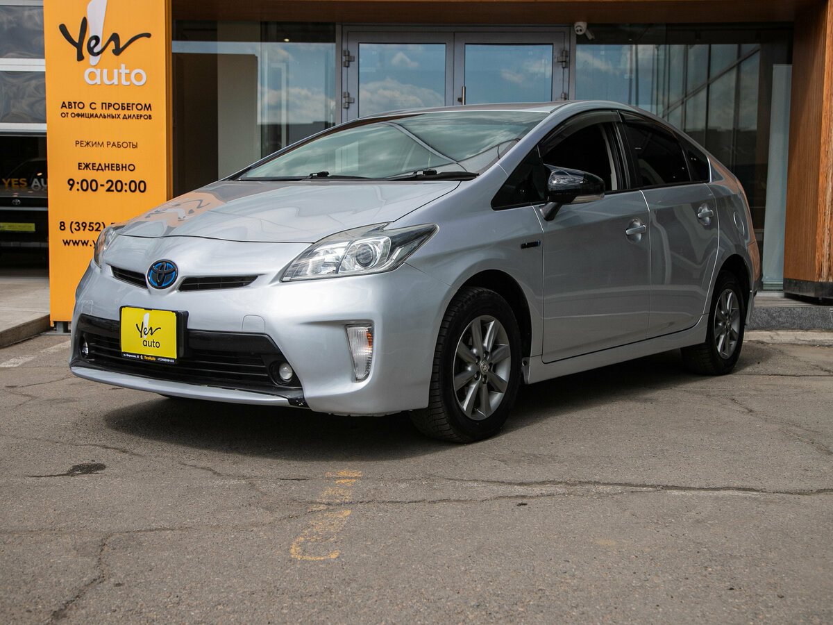 Toyota Prius III Рестайлинг (XW30)