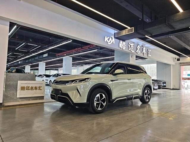 BYD Yuan Up 32 kWh