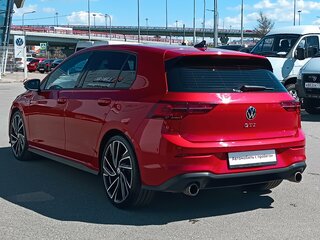 2022 Volkswagen Golf GTI VIII, красный, 4275000 рублей, вид 4