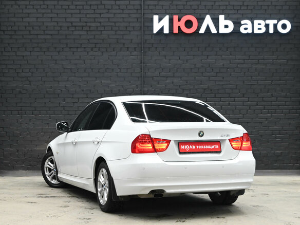 2011 BMW 3 серии 318i V (E90/E91/E92/E93) Рестайлинг, белый, 1495000 рублей - вид 4