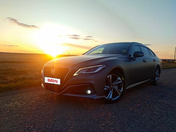 2018 Toyota Crown XV (S220), серый, 3200000 рублей - вид 3