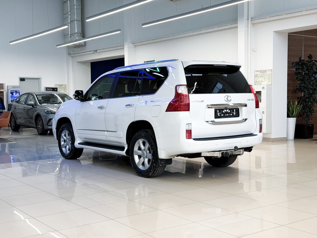 Lexus GX II