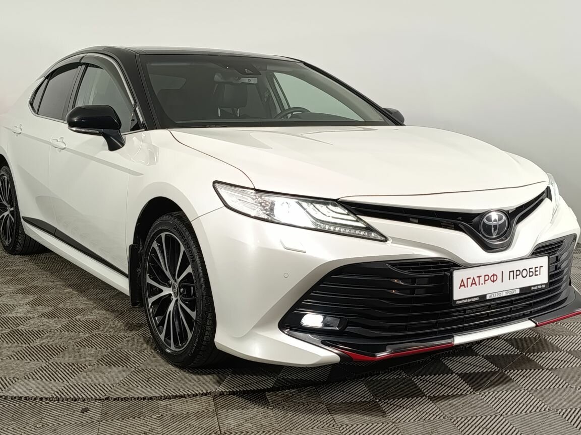 Toyota Camry VIII (XV70)