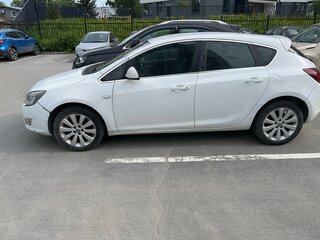 2010 Opel Astra J, белый, 315000 рублей, вид 2