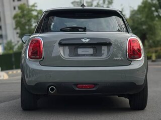 2022 Mini Clubman Cooper II Рестайлинг, серый, 1470000 рублей, вид 5