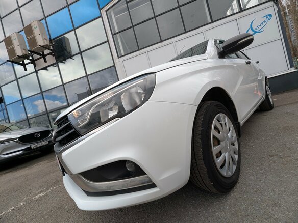 2018 Lada (ВАЗ) Vesta I, белый, 830000 рублей - вид 14