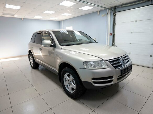 2008 Volkswagen Touareg I Рестайлинг, бежевый, 999000 рублей - вид 4