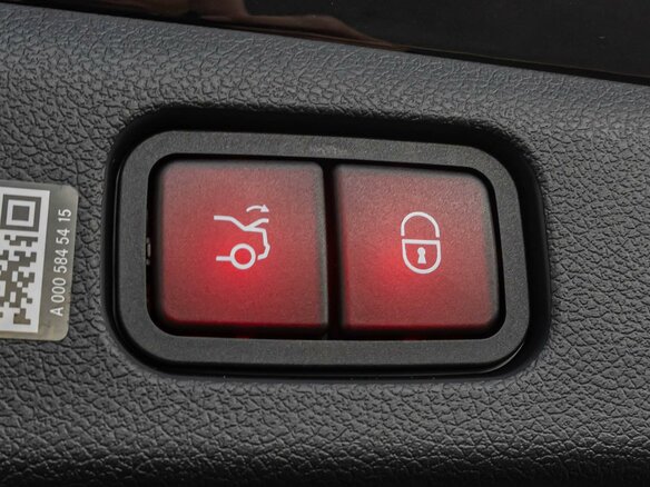 2025 Mercedes-Benz E-Класс 300 VI (W214, S214), чёрный, 9920000 рублей - вид 33