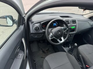 2018 Renault Logan II Рестайлинг, белый, 499000 рублей, вид 5