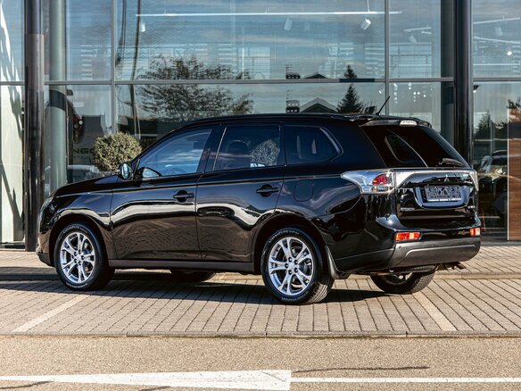 2014 Mitsubishi Outlander III, чёрный, 1335000 рублей - вид 3