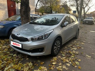 2018 Kia Ceed II Рестайлинг, серебристый, 1250000 рублей, вид 1