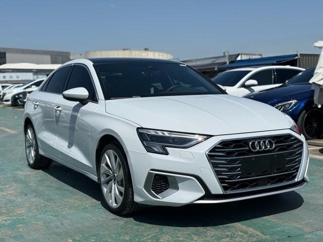 Audi A3 35 TFSI Long IV (8Y)