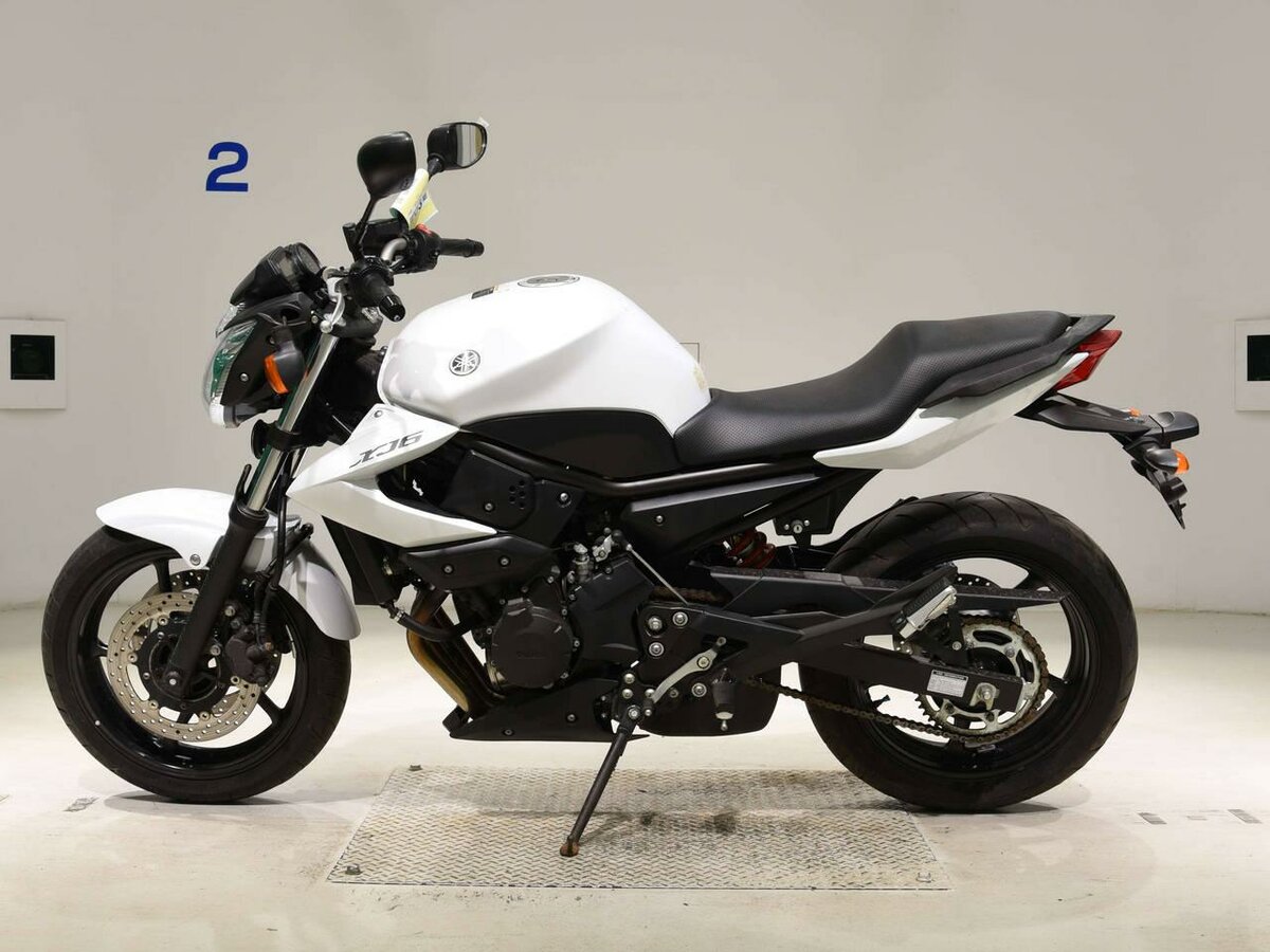 Yamaha XJ6 (FZ6R)