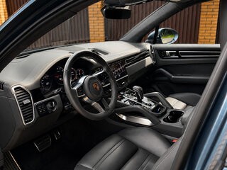 2019 Porsche Cayenne III, голубой, 6800000 рублей, вид 4