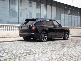2026 Rolls-Royce Cullinan Black Badge I Рестайлинг (Series II), чёрный, 49790032 рублей, вид 5