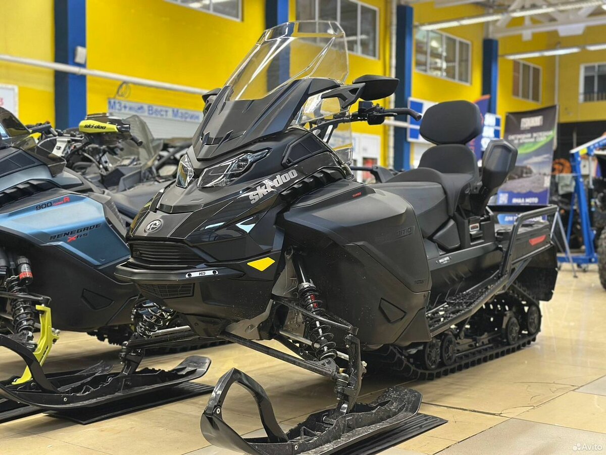 BRP Ski-Doo Expedition 900