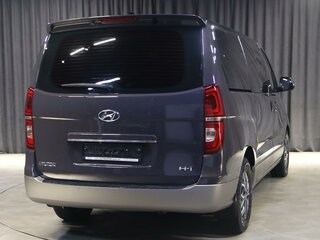 2019 Hyundai H-1 II Рестайлинг 2, коричневый, 2349000 рублей, вид 2