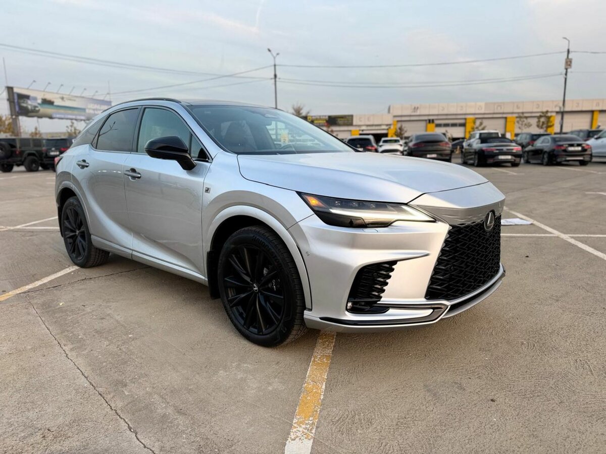 Lexus RX 500h V