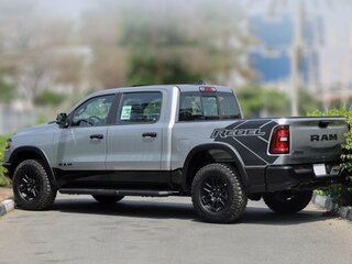 2026 Ram 1500 Quad Cab V Рестайлинг, серый, 9100000 рублей, вид 5