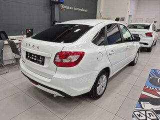 2026 Lada (ВАЗ) Granta I Рестайлинг, белый, 1131000 рублей, вид 2