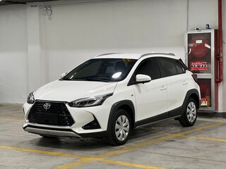 2023 Toyota Yaris L XP150 Рестайлинг, белый, 1370000 рублей, вид 1