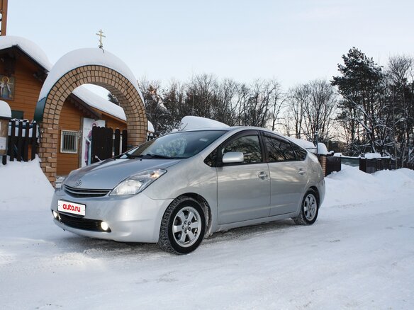 2004 Toyota Prius II (XW20), серебристый, 595000 рублей - вид 3
