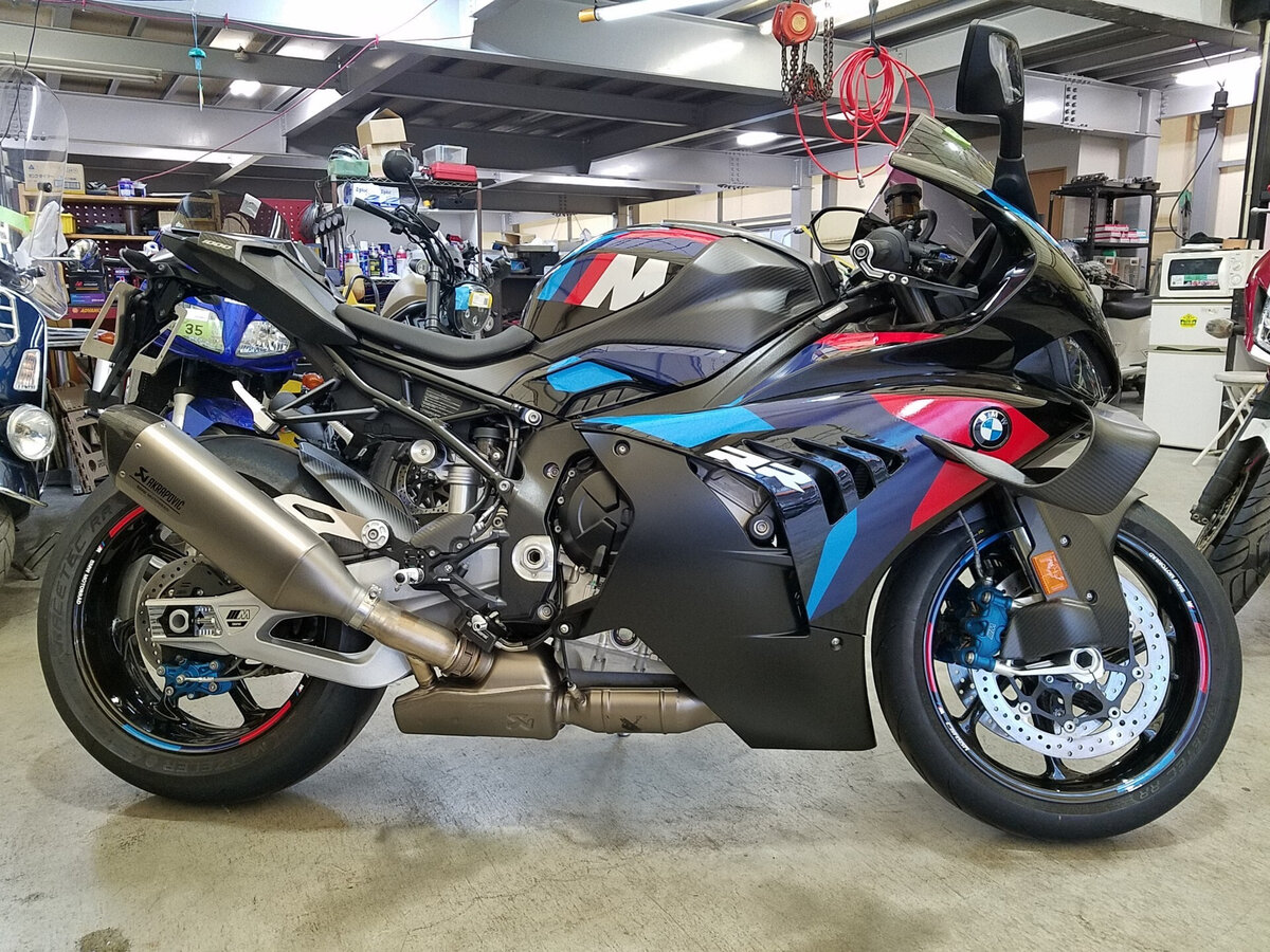 BMW M 1000 RR