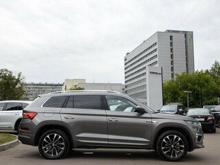 2025 Skoda Kodiaq I Рестайлинг, серый, 4528000 рублей, вид 3