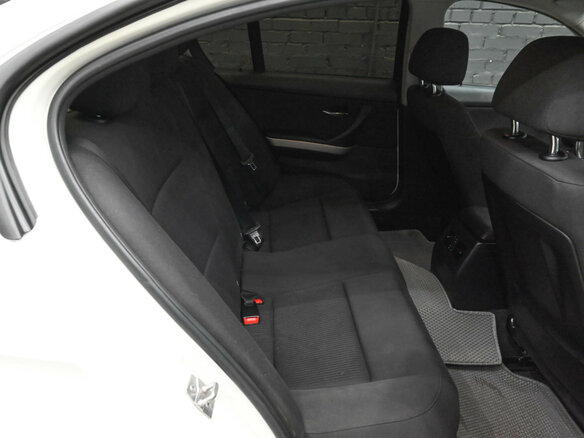 2011 BMW 3 серии 318i V (E90/E91/E92/E93) Рестайлинг, белый, 1495000 рублей - вид 11