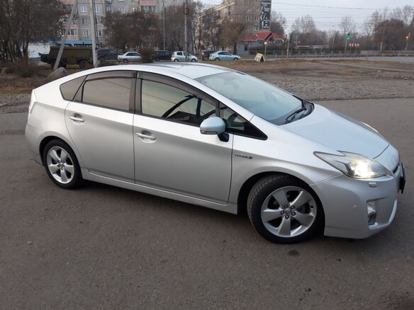 2011 Toyota Prius III (XW30), серебристый, 1299000 рублей - вид 8