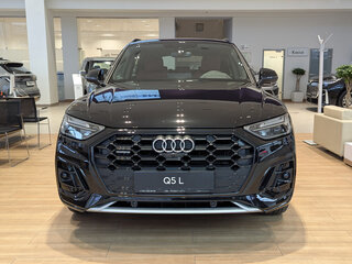 2025 Audi Q5 L 45 TFSI II (FY) Рестайлинг, чёрный, 6290000 рублей, вид 2