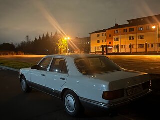 1987 Mercedes-Benz S-Класс 420 II (W126) Рестайлинг, белый, 1000000 рублей, вид 4