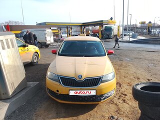 2018 Skoda Rapid I Рестайлинг, жёлтый, 490000 рублей, вид 1