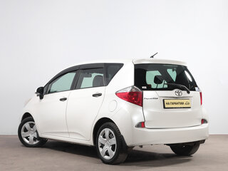 2013 Toyota Ractis II, белый, 1099000 рублей, вид 4