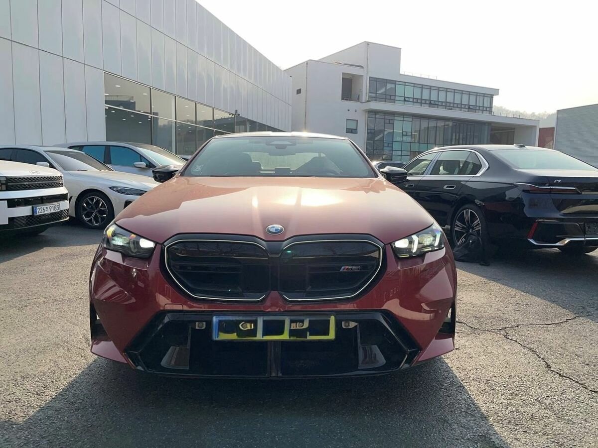 BMW M5 VII (G90)